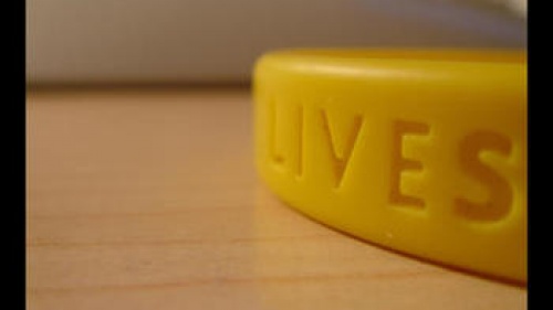 Livestrong yellow bracelet