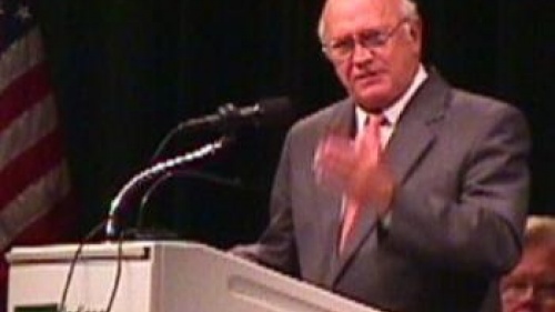 Frederik Willem (F.W.) de Klerk speaking in Indianapolis, Indiana in 1998.