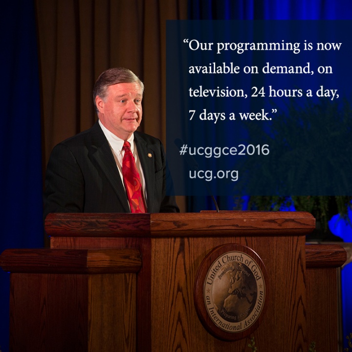 Media and Communication Services operation manager Peter Eddington addresses the General Conference of Elders.