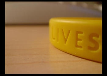 Livestrong yellow bracelet