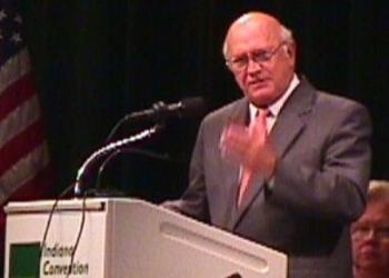Frederik Willem (F.W.) de Klerk speaking in Indianapolis, Indiana in 1998.
